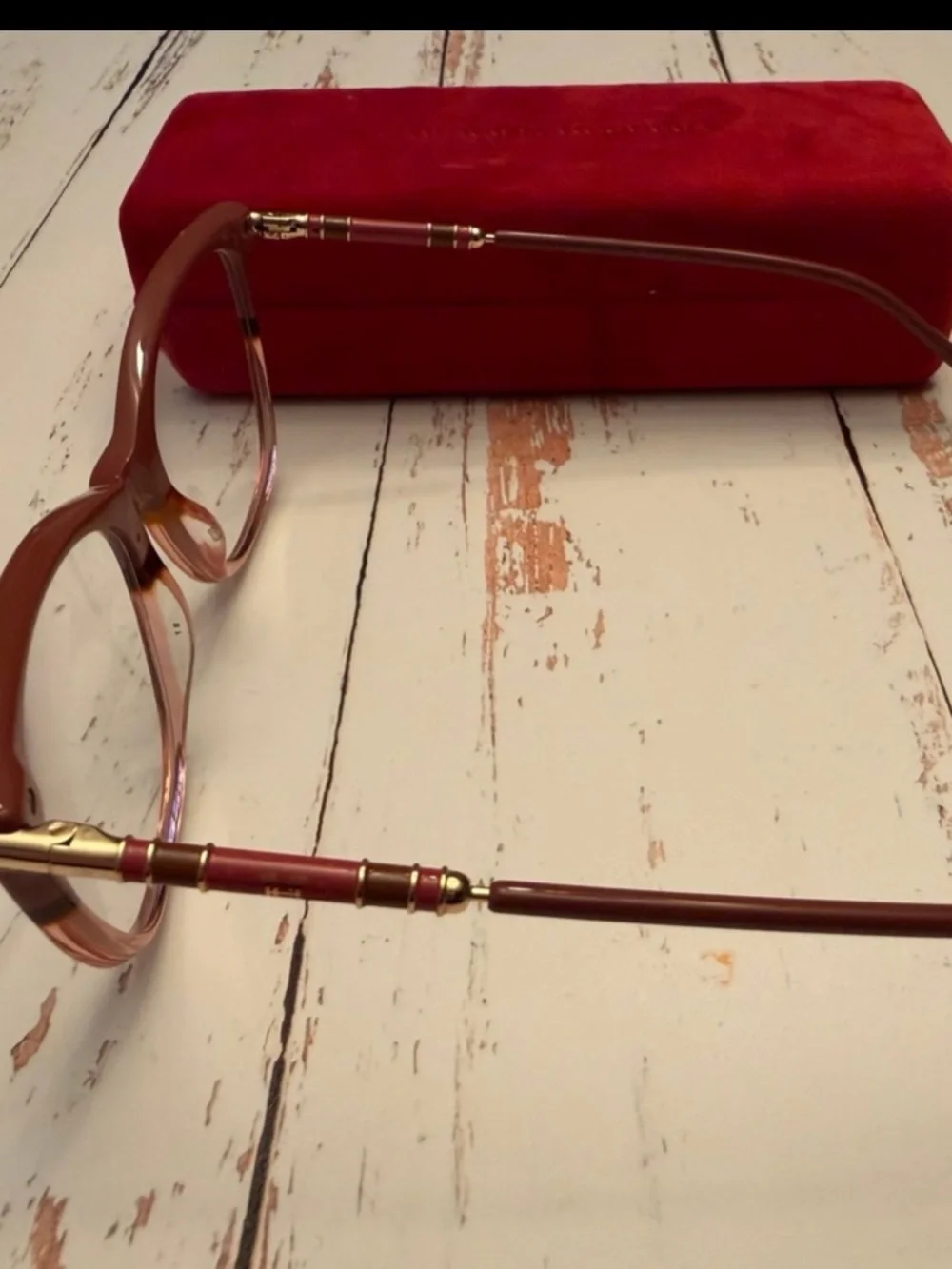Carolina Herrera cherry Havana frames. Made in Italy